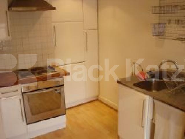 			New Instruciton, 1 Bedroom, 1 bath, 1 reception Flat			 Edgware Road, LITTLE VENICE